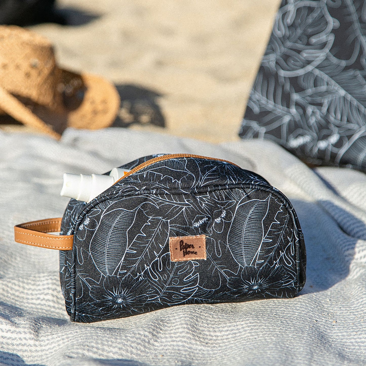 Estuche cosmetiquero sustentable botánico negro
