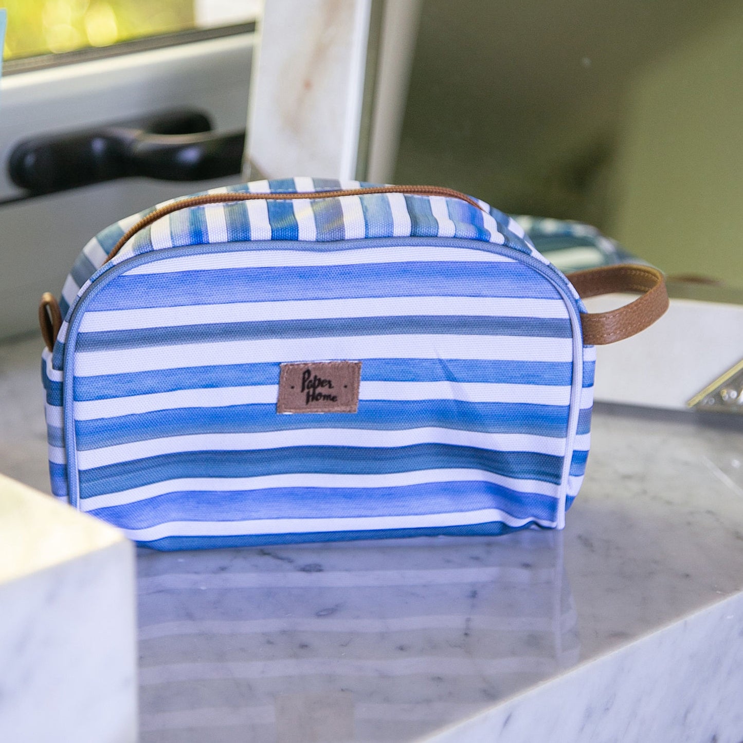 Estuche cosmetiquero sustentable líneas azules