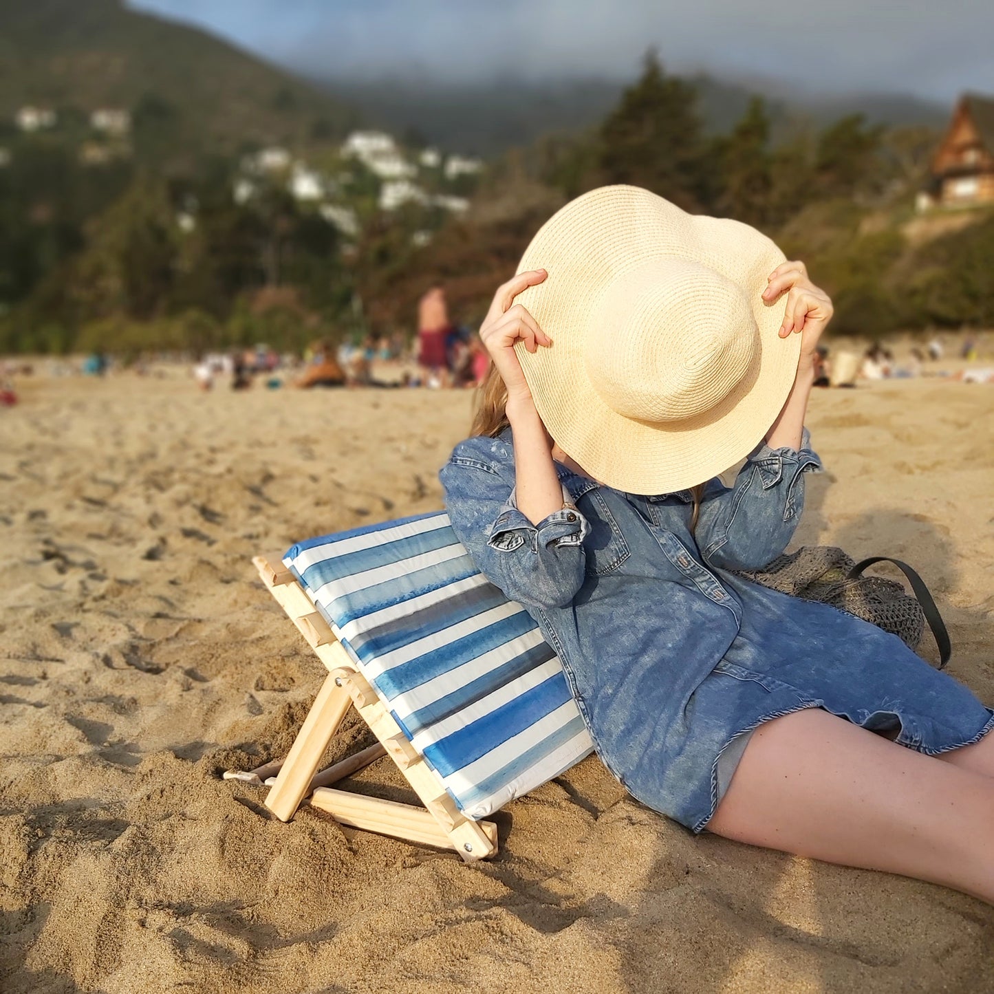 Reposera o respaldo de playa líneas azules