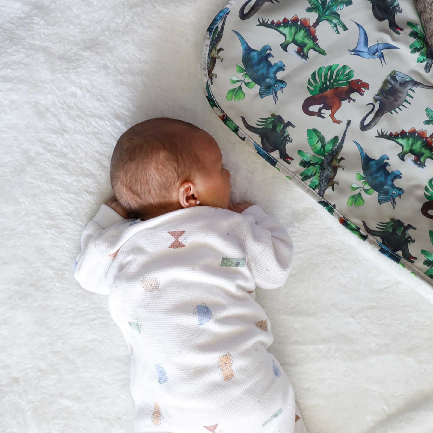 Manta bebé infantil con polar 120 x 90 cm dinosaurios